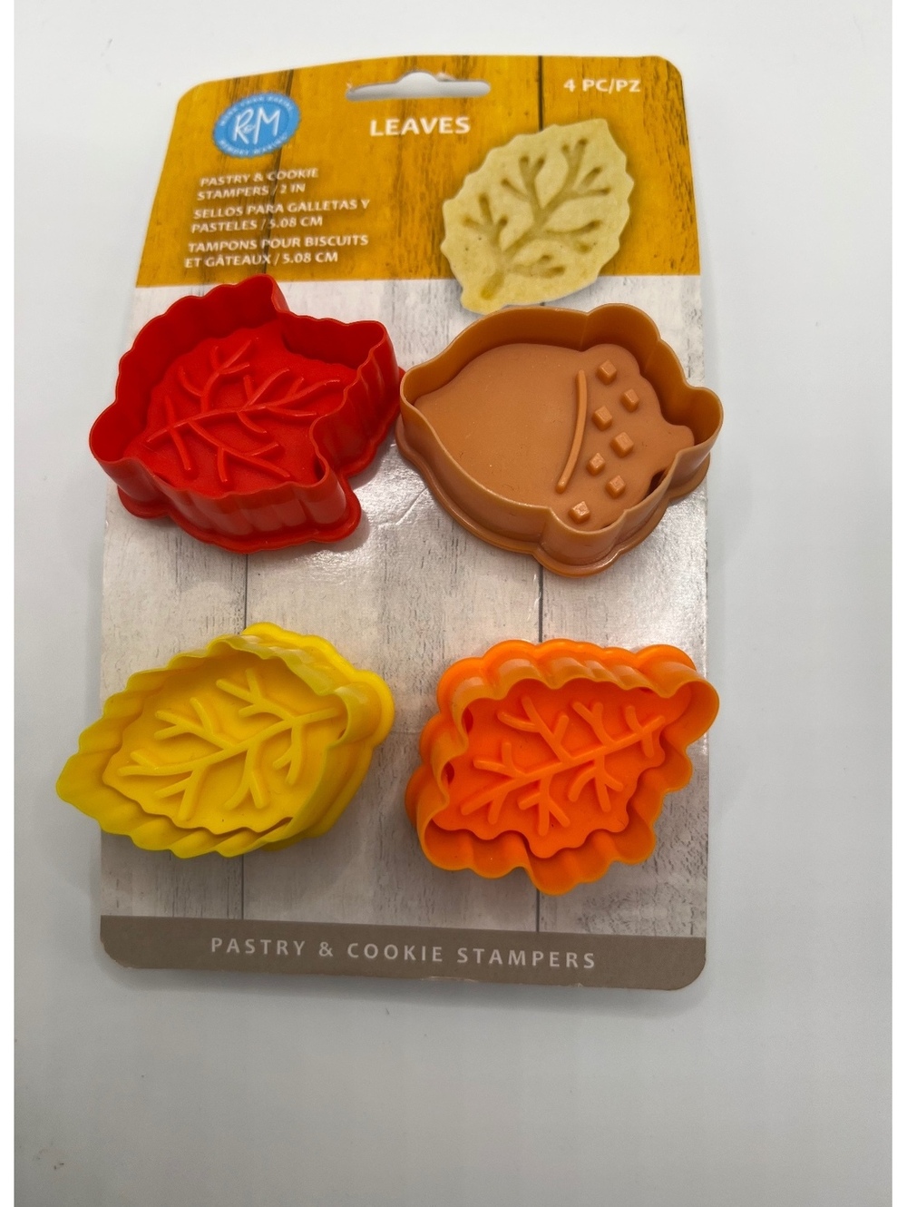 New Fall Themed Cookie Cutter Bundle - Wilton Halloween Linzer, Autumn Leaf Pasr - Picture 4 of 9